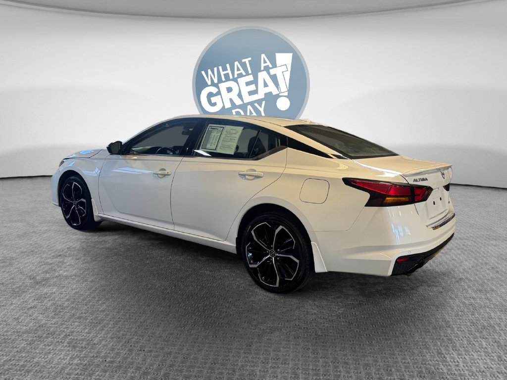 Used 2023 Nissan Altima 2.5 SR w/ SR Premium Package AWD/4WD image 6