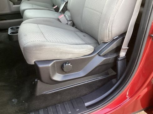 Used 2015 Ford F150 XLT image 25