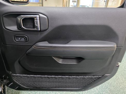 Used 2025 Jeep Wrangler Sahara w/ Safety Group image 26