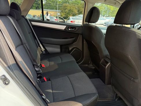 Used 2017 Subaru Outback 2.5i Premium image 14