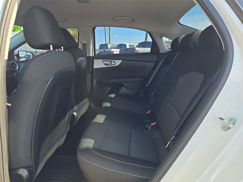Used 2023 Kia Forte LXS w/ LXS Technology Package image 12