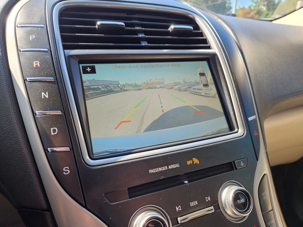 Used 2017 Lincoln MKX Reserve w/ Lincoln MKX Climate Package FWD image 26