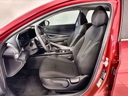 Certified 2025 Hyundai Elantra SEL FWD image 13