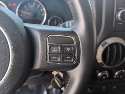 Used 2013 Jeep Wrangler Sport AWD/4WD image 21