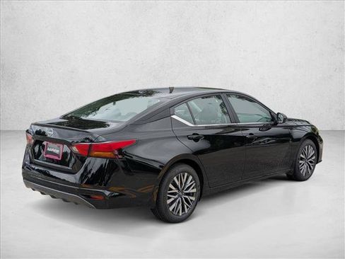 New 2026 Nissan Altima 2.5 SV FWD image 2