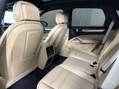 Certified 2023 Porsche Cayenne S Platinum w/ Premium Package Plus AWD/4WD image 26