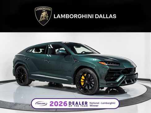 Used 2022 Lamborghini Urus AWD/4WD image 1