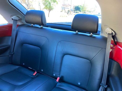 Used 2009 Volkswagen Beetle Coupe image 28