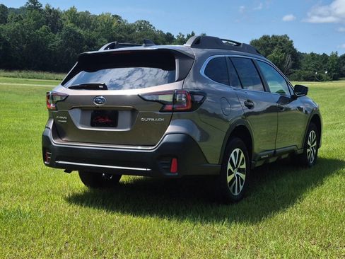 Used 2022 Subaru Outback Premium image 8