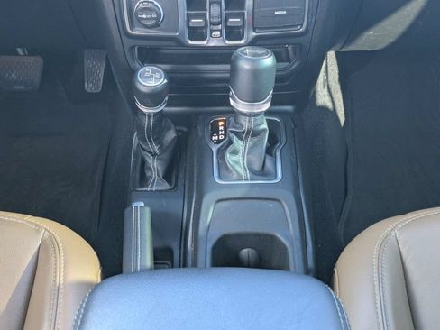 Used 2023 Jeep Wrangler Unlimited Sahara AWD/4WD image 18