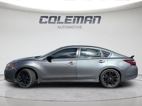Used 2017 Nissan Altima 2.5 SR w/ Midnight Edition Package image 3