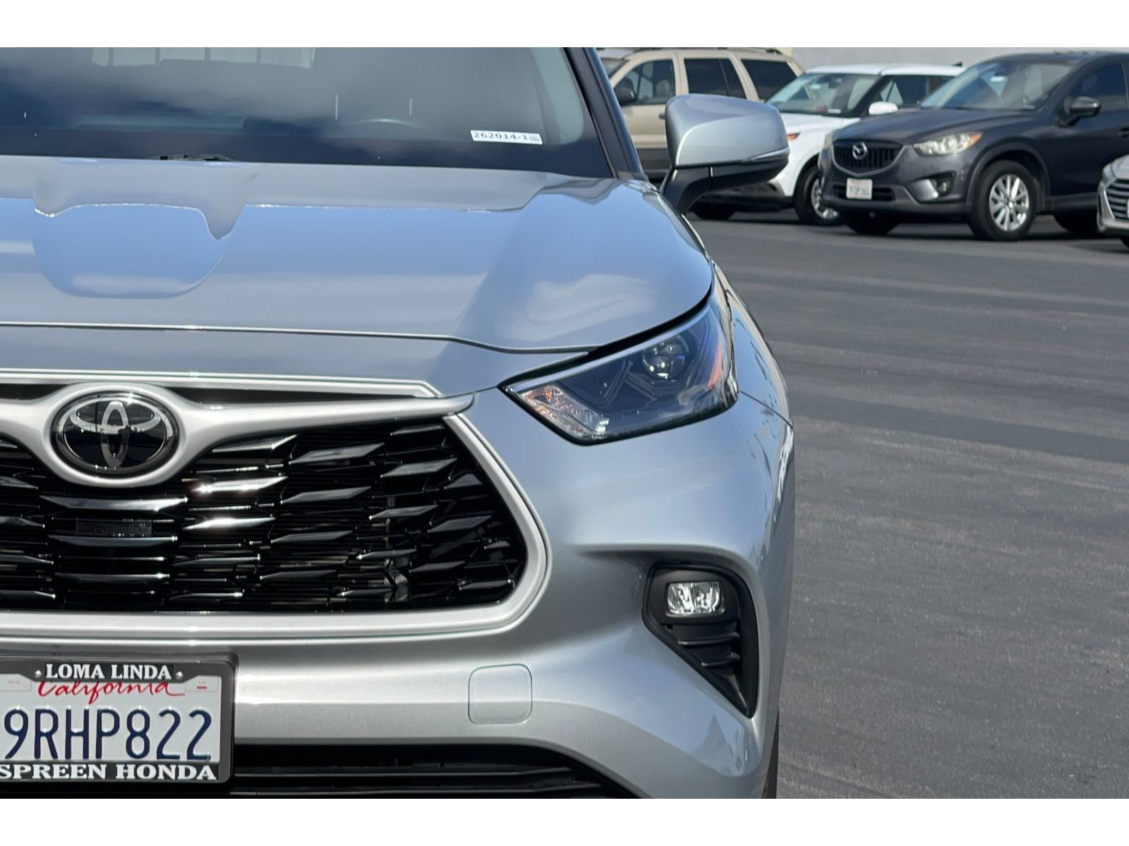 Used 2024 Toyota Highlander XLE FWD image 19
