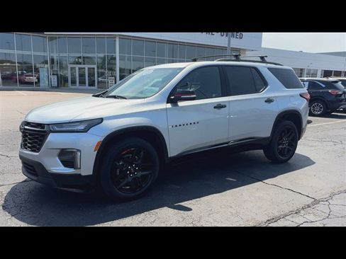 Used 2022 Chevrolet Traverse Premier w/ Redline Edition FWD image 4