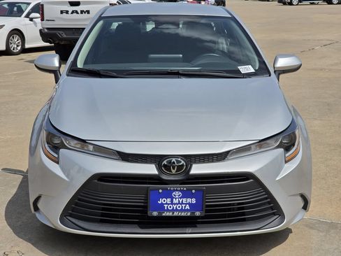Used 2024 Toyota Corolla LE FWD image 3