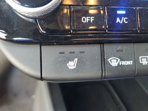 Used 2025 Hyundai Elantra SEL FWD image 25