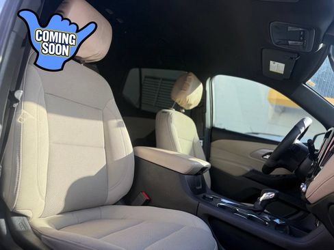 Used 2023 Chevrolet Traverse LS FWD image 14