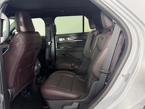 Used 2025 Ford Explorer Platinum w/ Ultimate Package AWD/4WD image 29