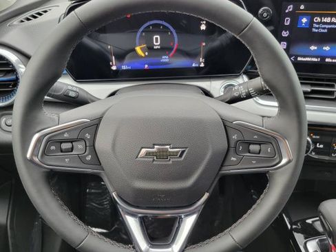 New 2026 Chevrolet Trax LT w/ Midnight Edition FWD image 12