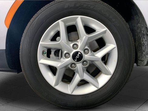 Certified 2025 Kia Soul LX w/ LX Technology Package image 9