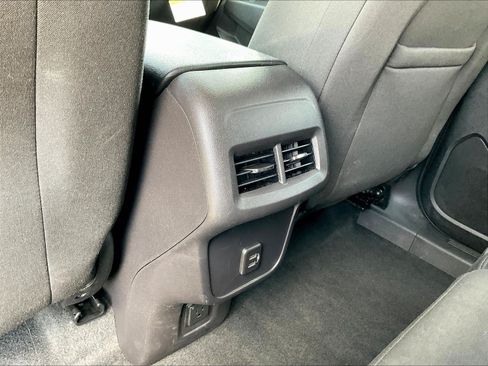 Used 2024 Chevrolet Equinox LT AWD/4WD image 36