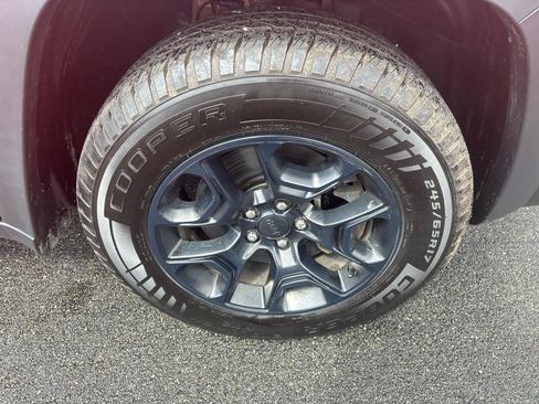 Used 2021 Jeep Cherokee Trailhawk w/ Sun, Sound & Nav Group image 31