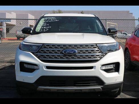 Used 2021 Ford Explorer Limited w/ Equipment Group 301A AWD/4WD image 3