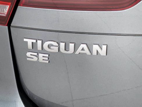 Used 2021 Volkswagen Tiguan SE AWD/4WD image 11