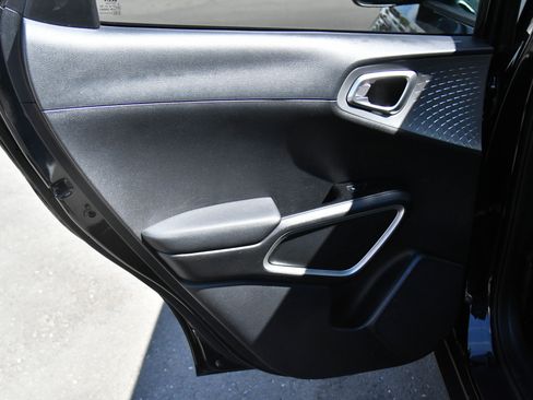 Used 2023 Kia Soul LX image 30