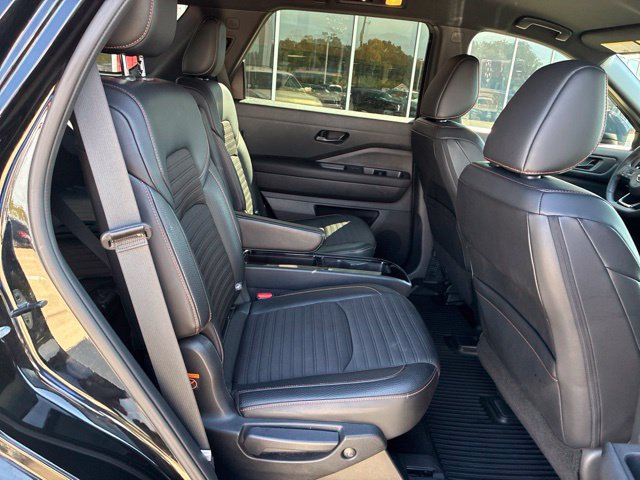 Used 2024 Nissan Pathfinder Rock Creek AWD/4WD image 9