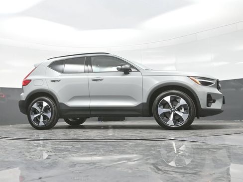 Certified 2026 Volvo XC40 B5 Plus w/ Protection Package Premier AWD/4WD image 29