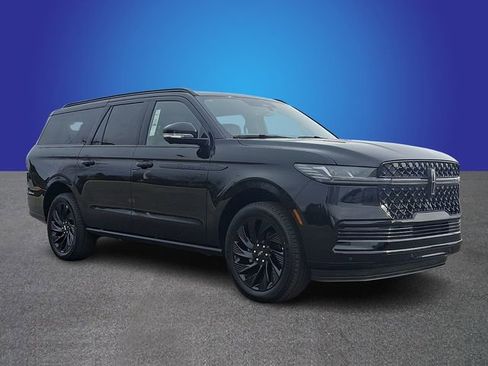 New 2026 Lincoln Navigator L Reserve w/ Jet Appearance Package AWD/4WD image 2
