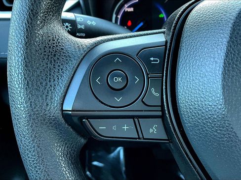 Used 2025 Toyota RAV4 XLE image 17