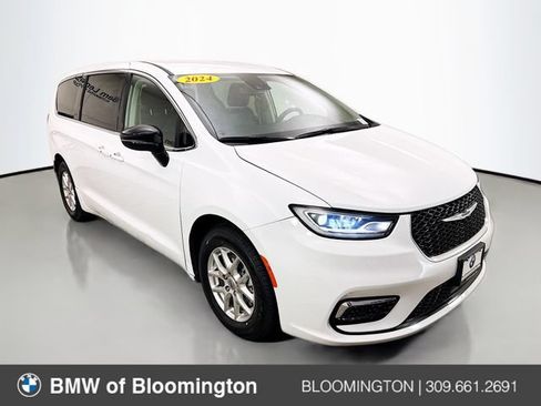 Used 2024 Chrysler Pacifica Touring-L FWD image 1