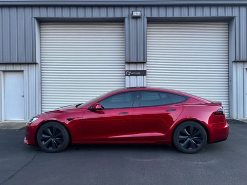 Used 2025 Tesla Model S image 3