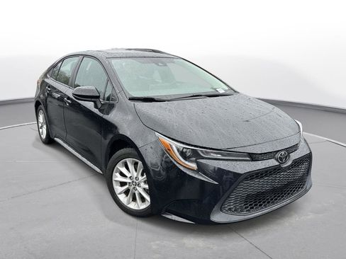 Used 2020 Toyota Corolla LE w/ LE Premium Package image 4