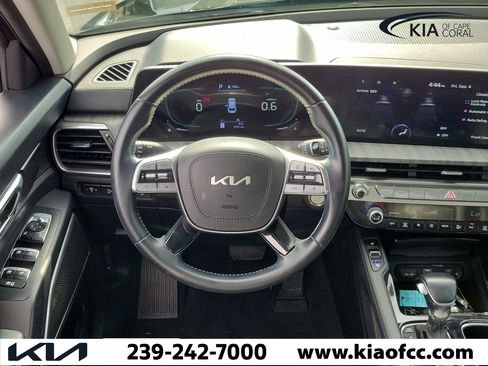 Certified 2024 Kia Telluride EX w/ EX Captain's Chair Package FWD image 18