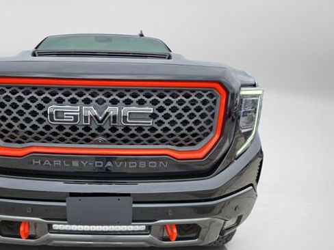Used 2024 GMC Sierra 1500 AT4 w/ Technology Package AWD/4WD image 9