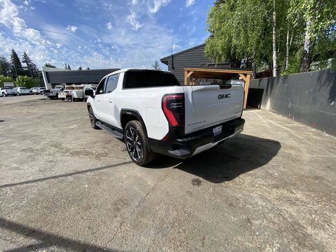 Used 2025 GMC Sierra EV Denali AWD/4WD image 4