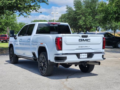 Used 2026 GMC Sierra 2500 Denali Ultimate AWD/4WD image 4
