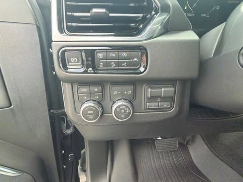 Used 2026 GMC Yukon Denali w/ Denali Reserve Package AWD/4WD image 12