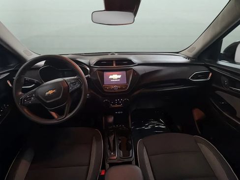 Used 2023 Chevrolet TrailBlazer LT FWD image 9