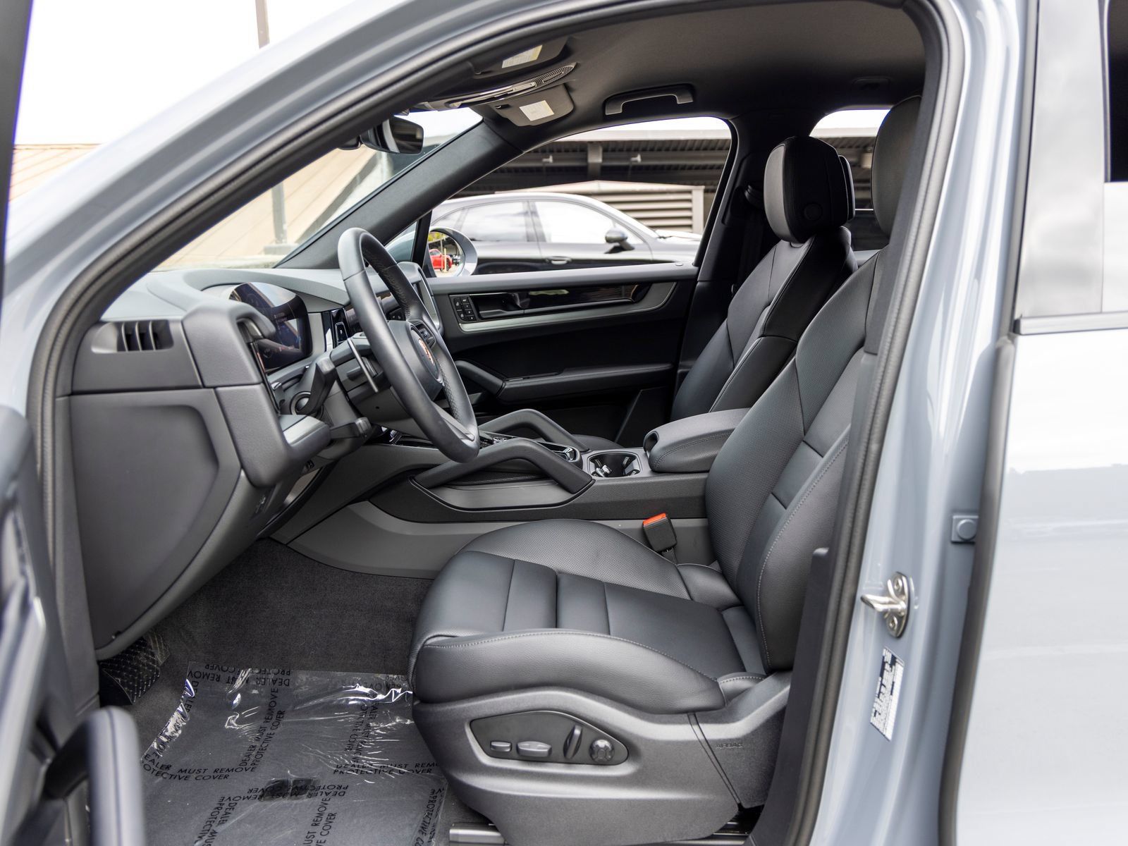Certified 2026 Porsche Cayenne AWD/4WD image 31