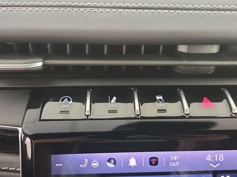 Used 2022 Jeep Grand Cherokee Overland w/ Adv Protech Group III image 19