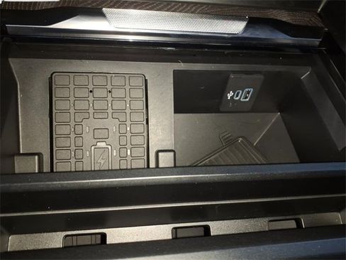 Used 2025 Ford F350 Platinum image 28