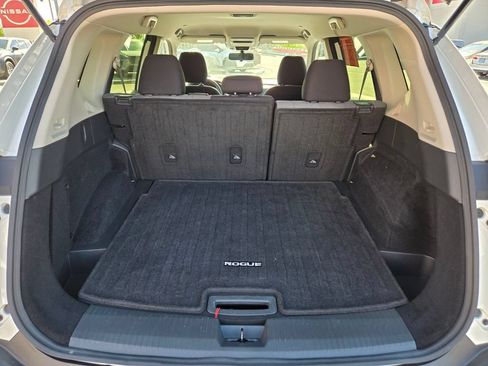 Certified 2023 Nissan Rogue SV FWD image 22