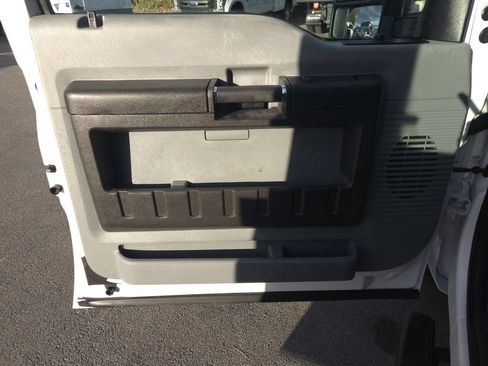 Used 2014 Ford F250 XL w/ Power Equipment Group RWD image 11
