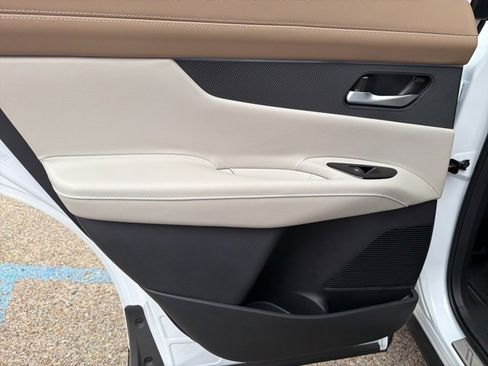 Certified 2026 Nissan Murano Platinum w/ Cargo Package image 8