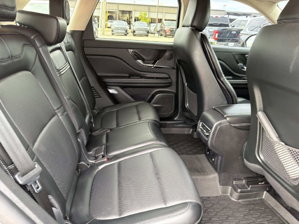 Used 2024 Lincoln Corsair AWD w/ Equipment Group 101A image 11