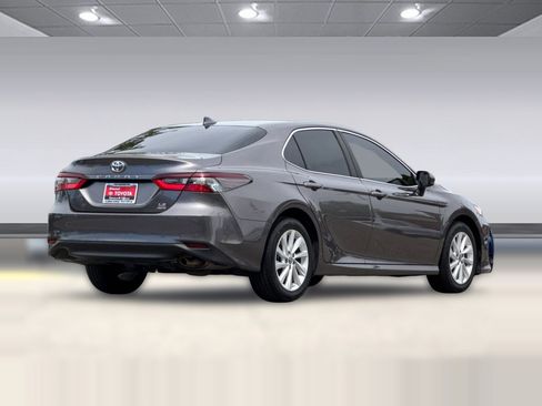 Used 2023 Toyota Camry LE AWD/4WD image 8