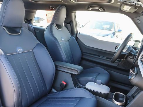 Used 2025 MINI Cooper 2-Door Hardtop image 15